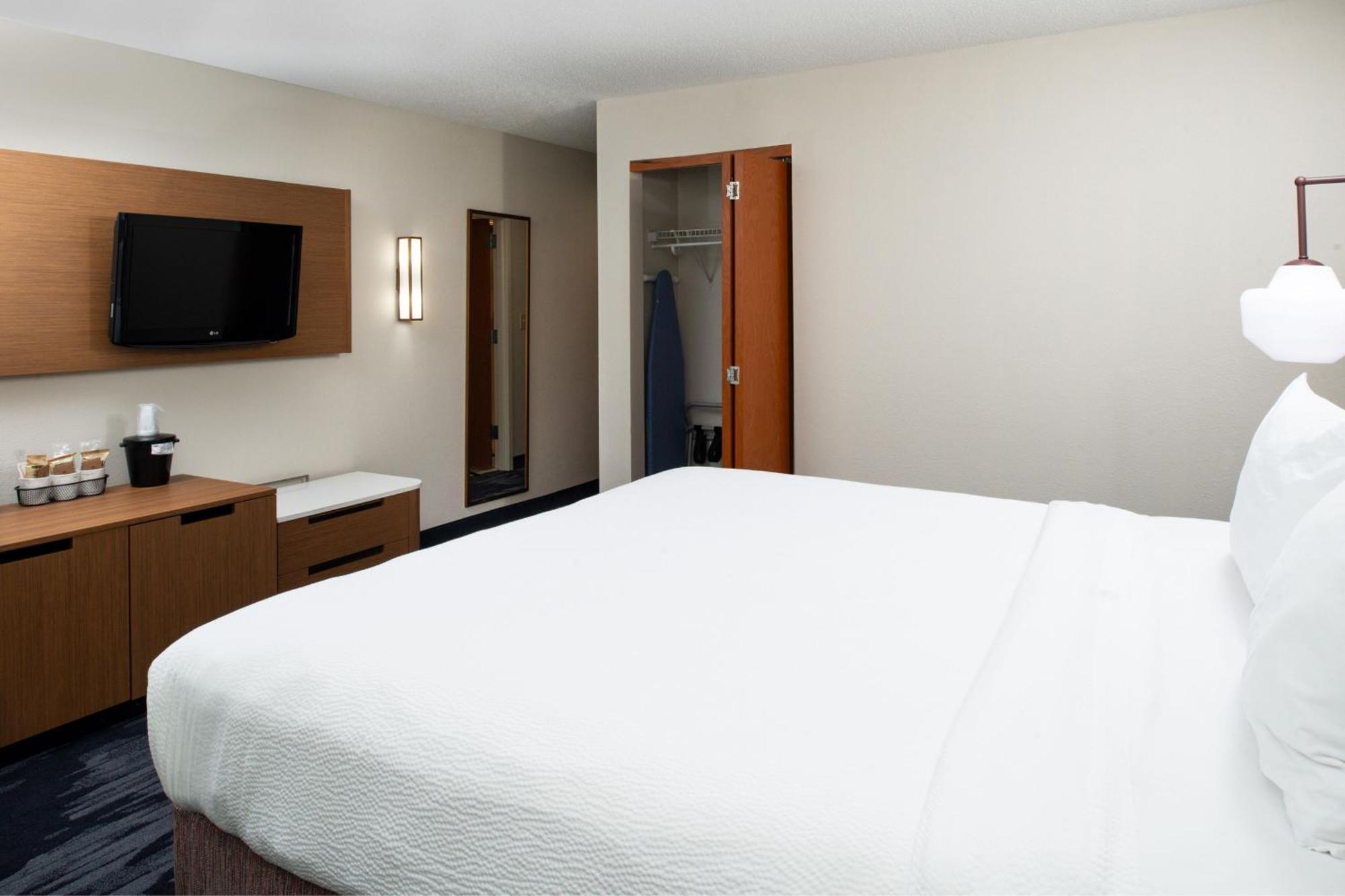 Fairfield Inn & Suites Greensboro Wendover Exteriör bild