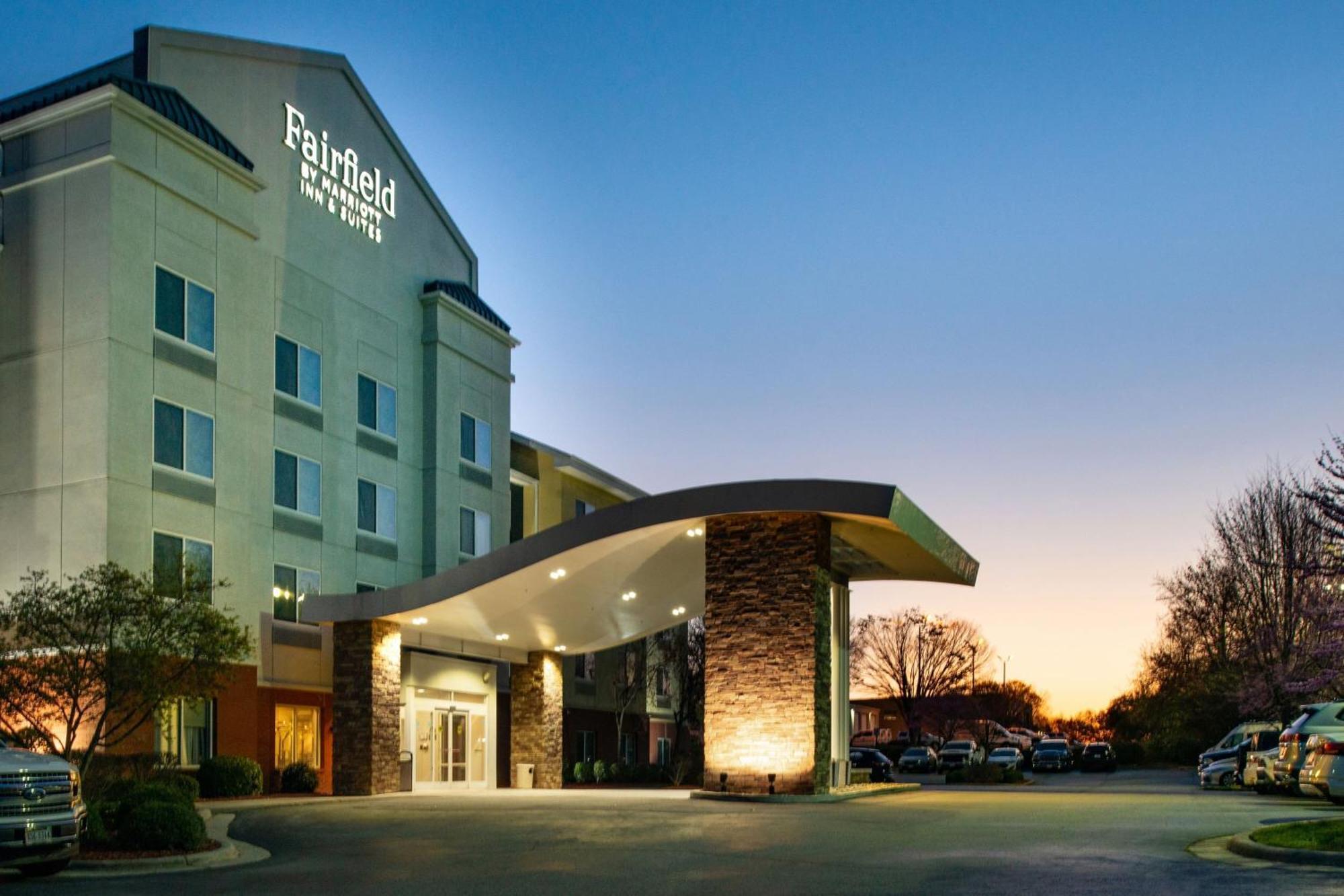 Fairfield Inn & Suites Greensboro Wendover Exteriör bild