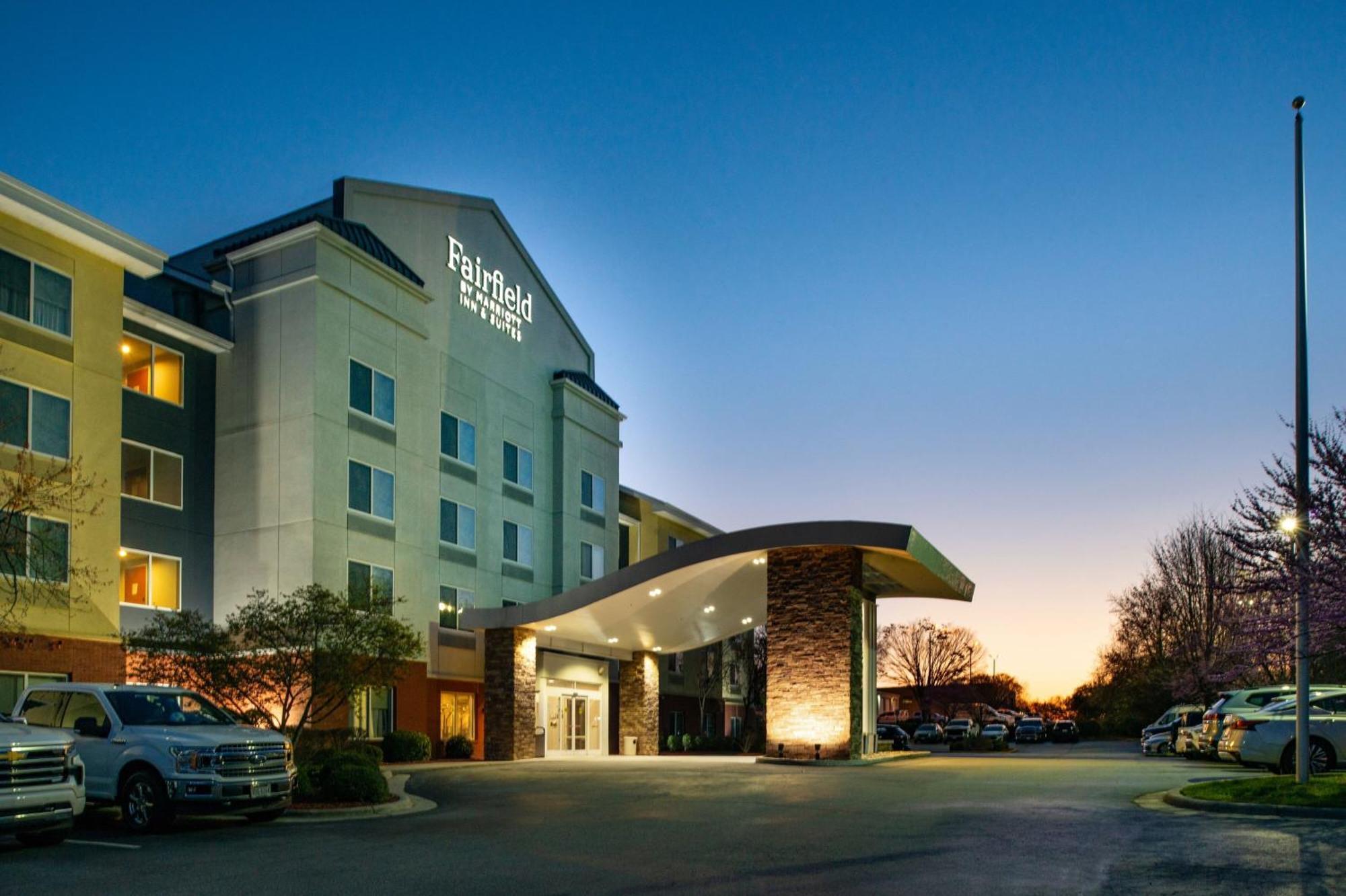 Fairfield Inn & Suites Greensboro Wendover Exteriör bild