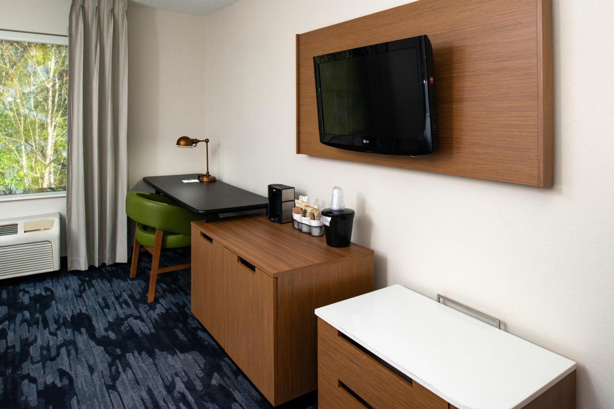 Fairfield Inn & Suites Greensboro Wendover Exteriör bild
