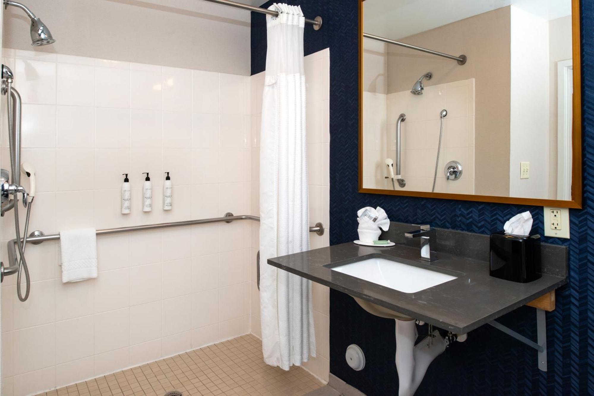 Fairfield Inn & Suites Greensboro Wendover Exteriör bild