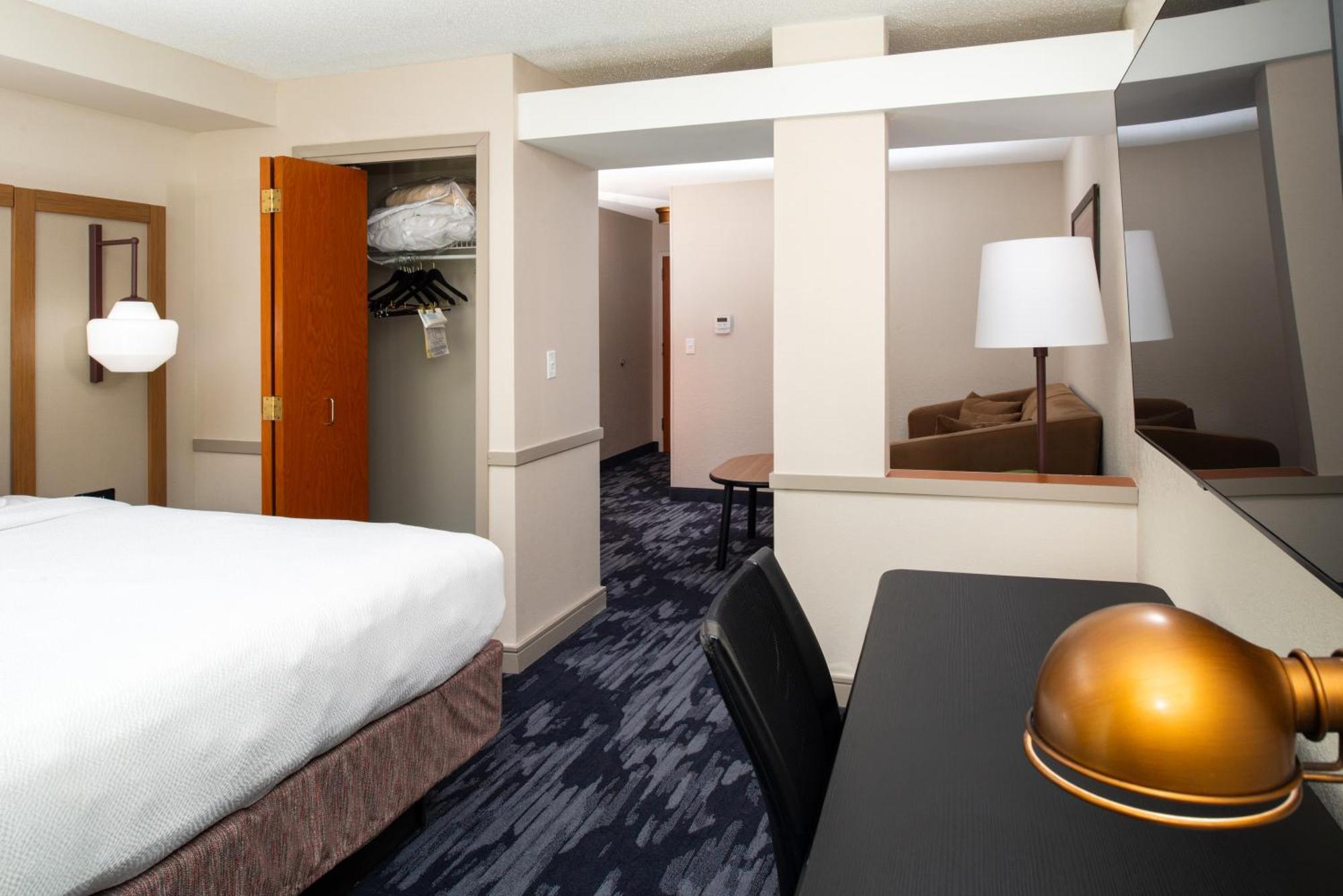 Fairfield Inn & Suites Greensboro Wendover Exteriör bild