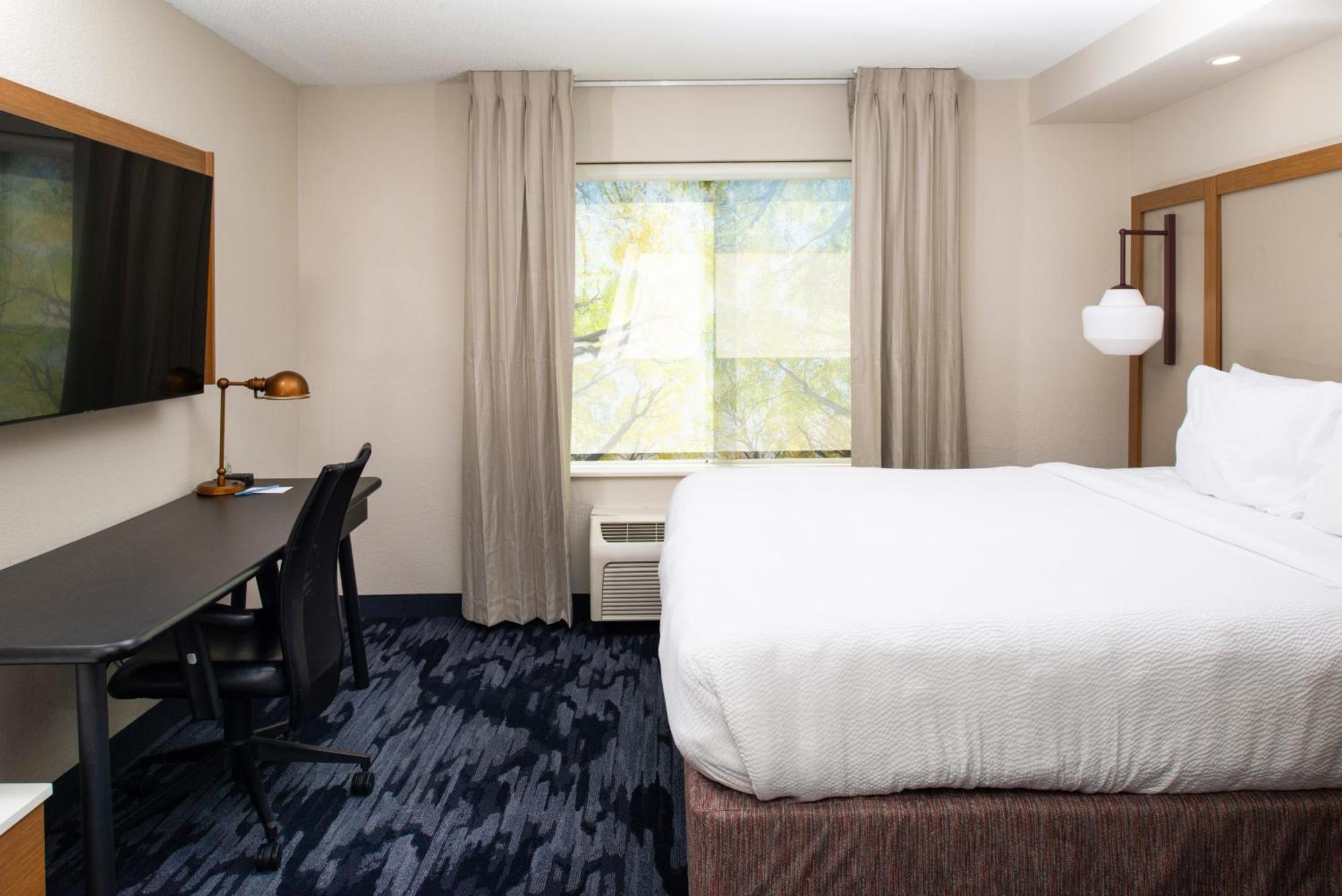 Fairfield Inn & Suites Greensboro Wendover Exteriör bild