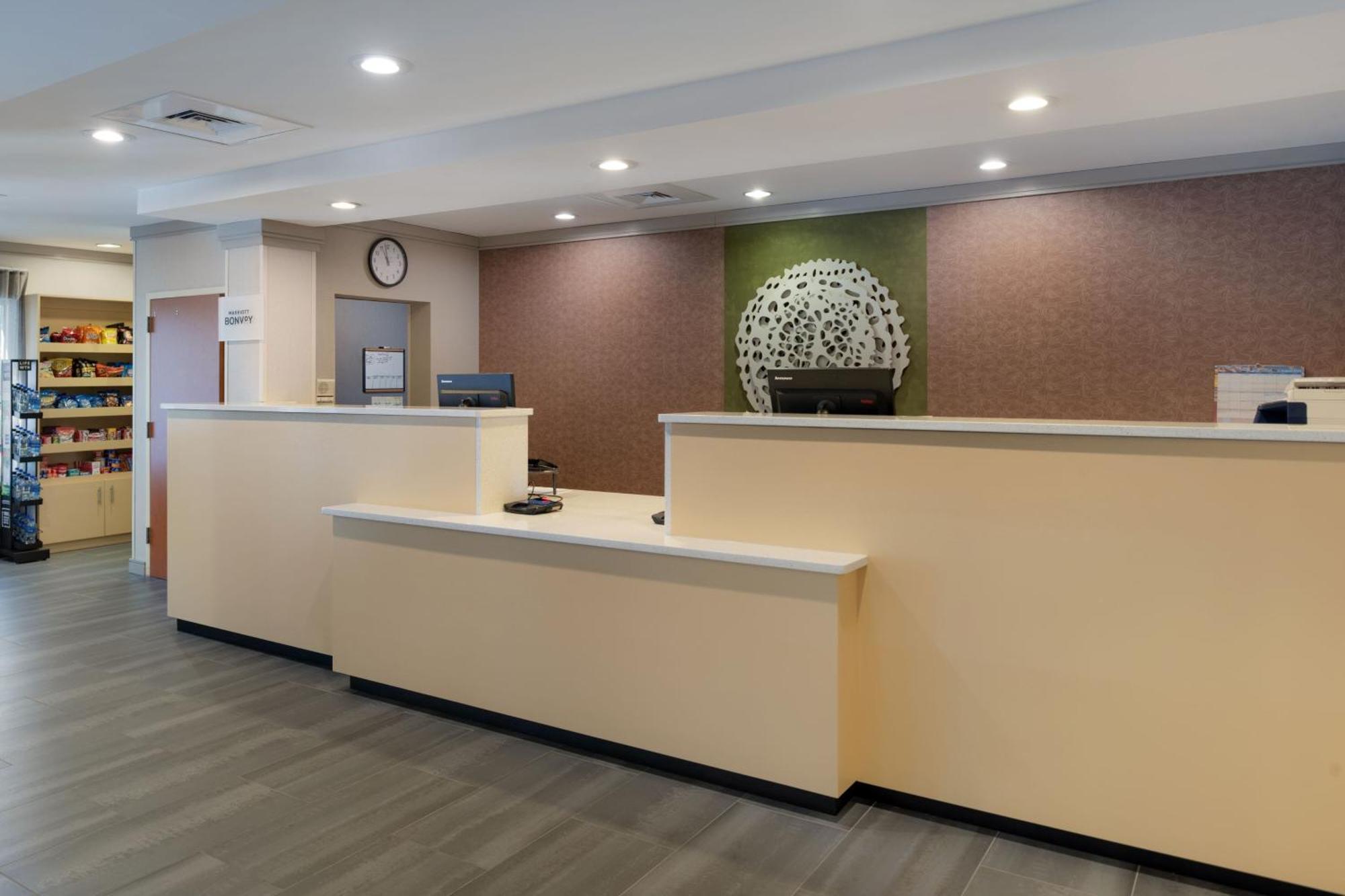 Fairfield Inn & Suites Greensboro Wendover Exteriör bild